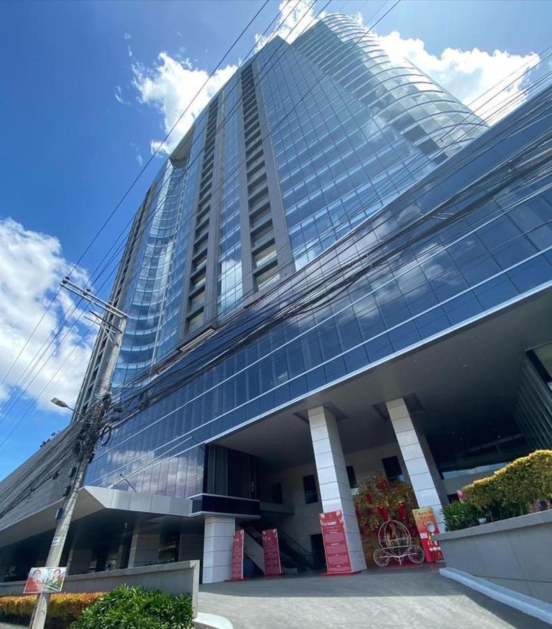 Condotel Aeon Towers Davao 20Mbps Wifi Extérieur photo